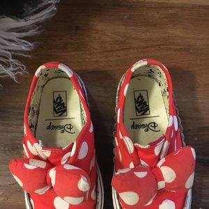 Vans Shoes - Van’s X Minnie bow sneakers 2T Vans Shoes - Van’s X Minnie bow sneakers 2T